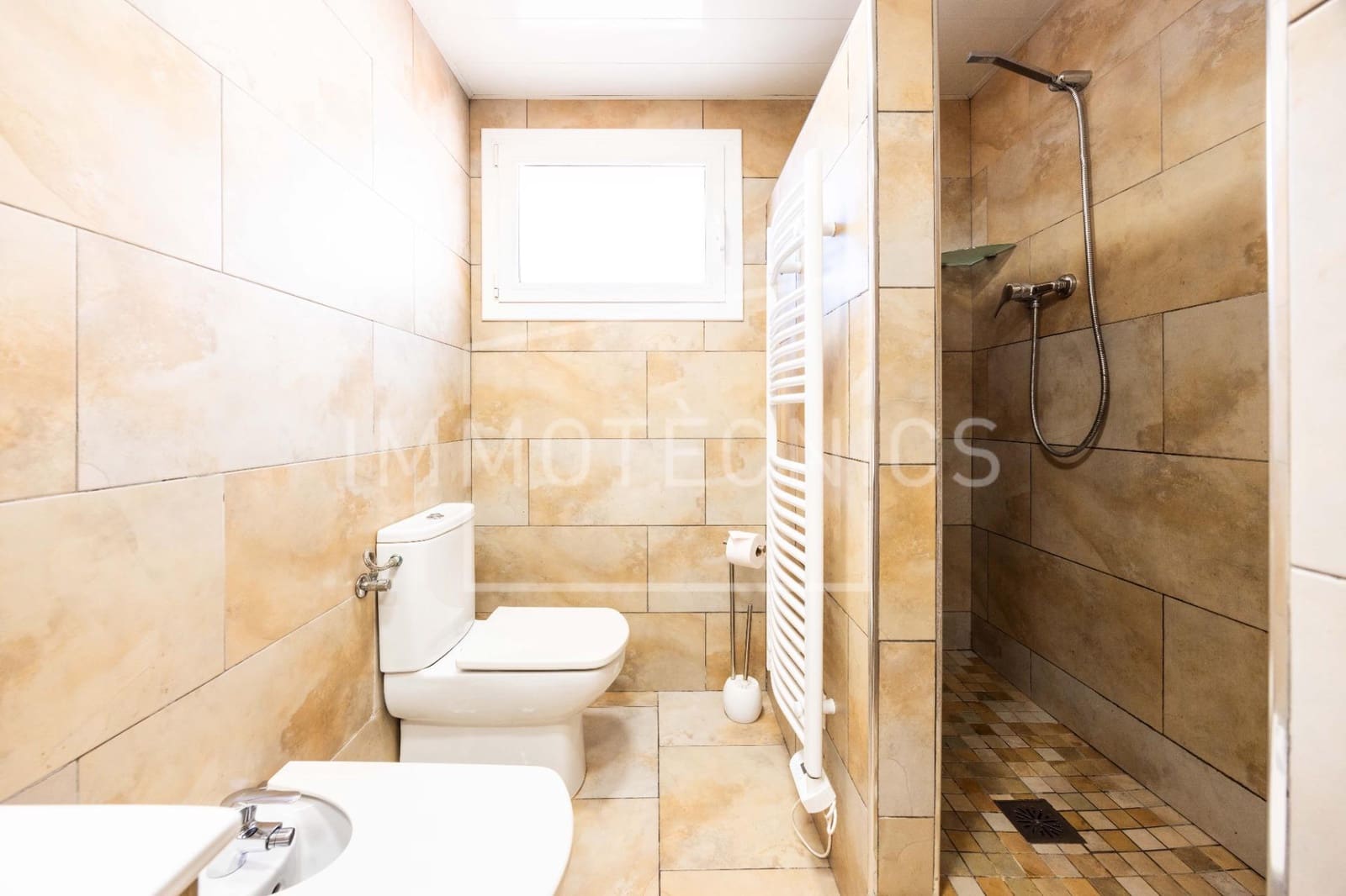 5 soverom Villa til salgs i Canoves i Samalus med garasje - € 395 000 (Ref: 9879203)