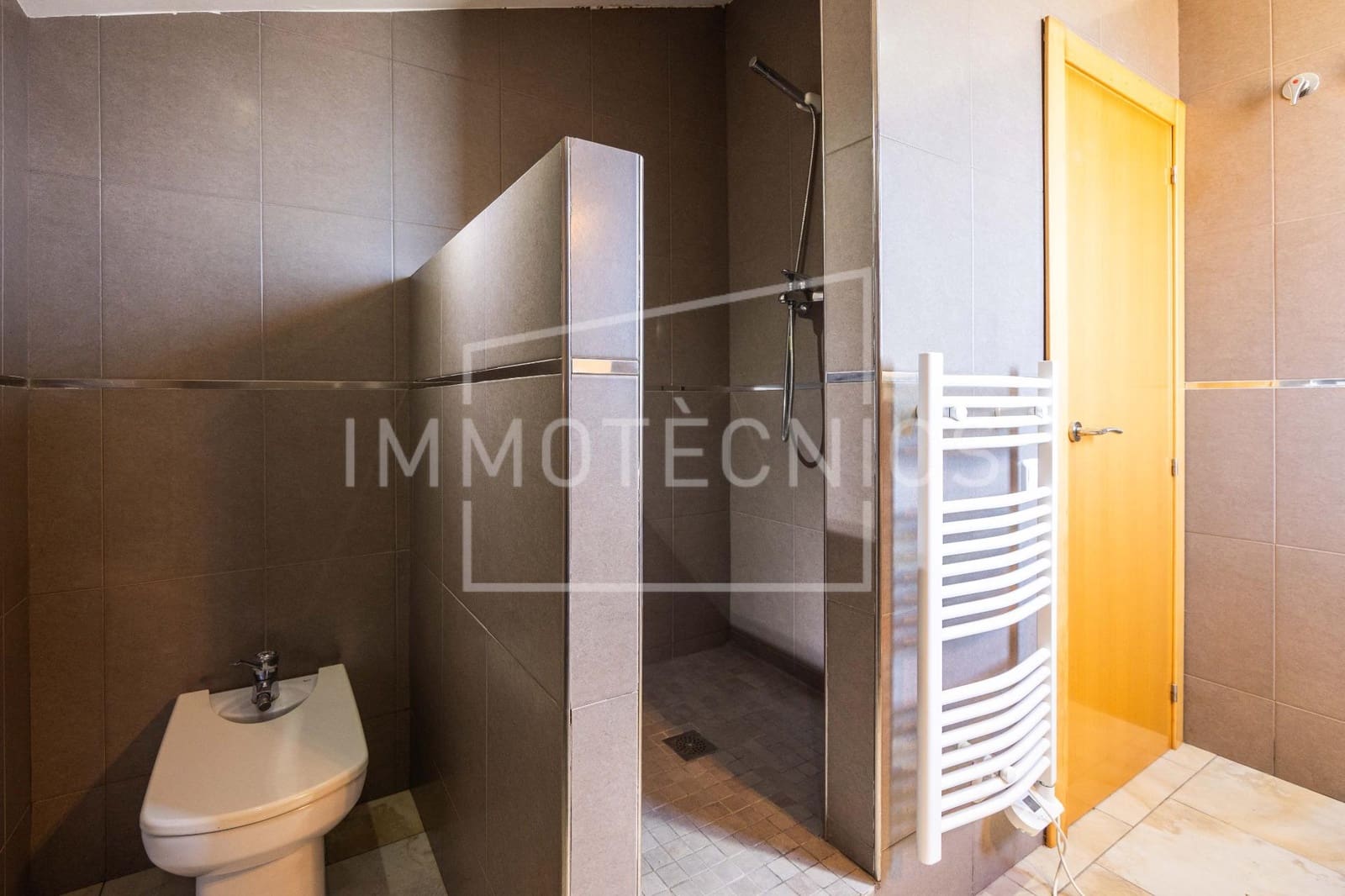 5 soverom Villa til salgs i Canoves i Samalus med garasje - € 395 000 (Ref: 9879203)