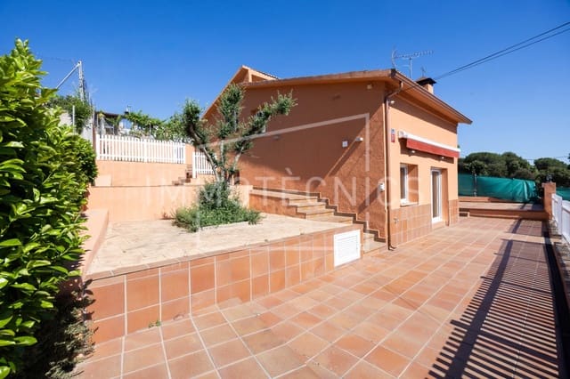 5 soverom Villa til salgs i Cànoves i Samalús med garasje - € 395 000 (Ref: 9879203)