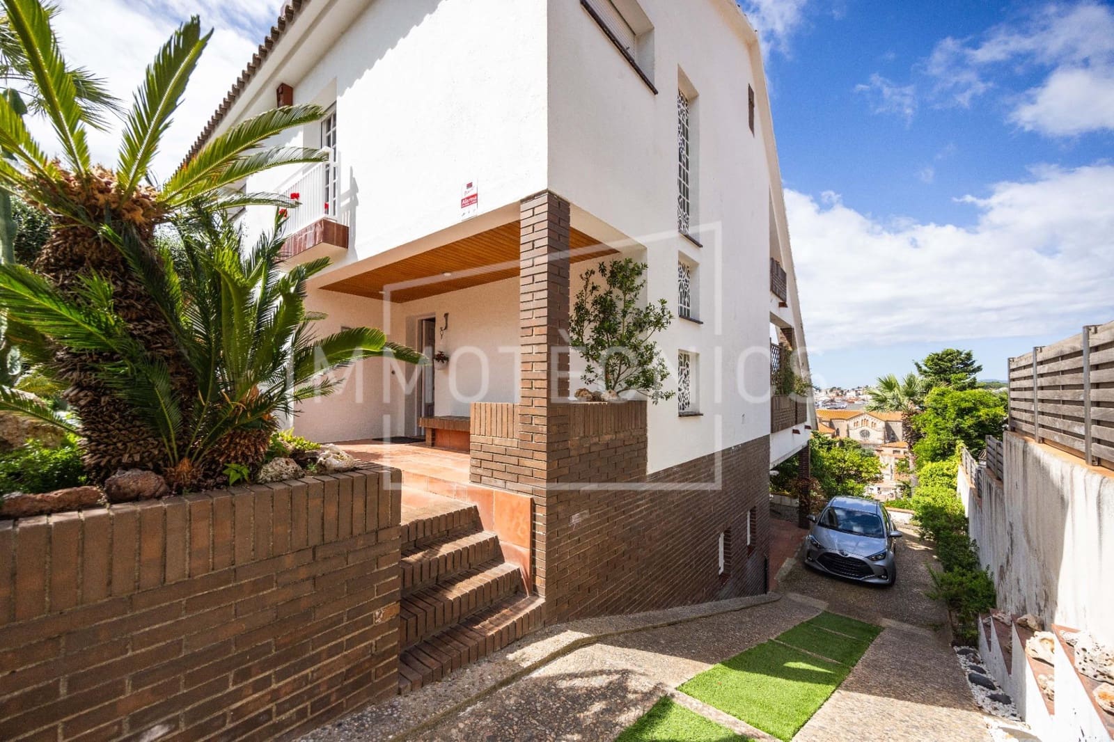 4 bedroom Villa for sale in Canet de Mar with pool garage - € 800,000 (Ref: 9890522)