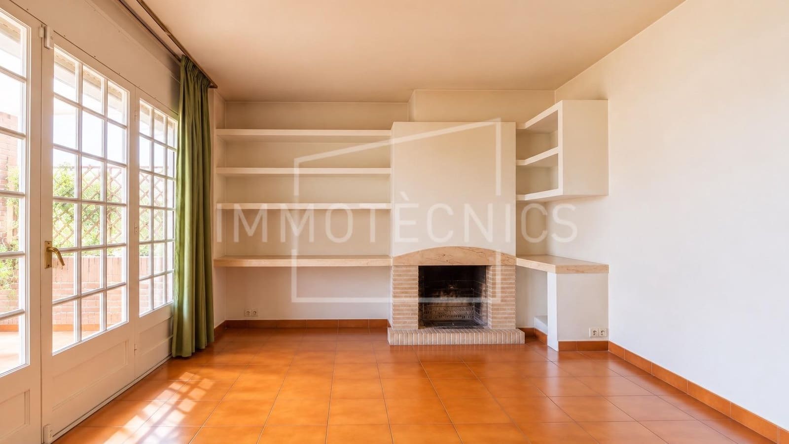 4 chambre Villa/Maison à vendre à Canet de Mar avec piscine garage - 790 000 € (Ref: 9890522)