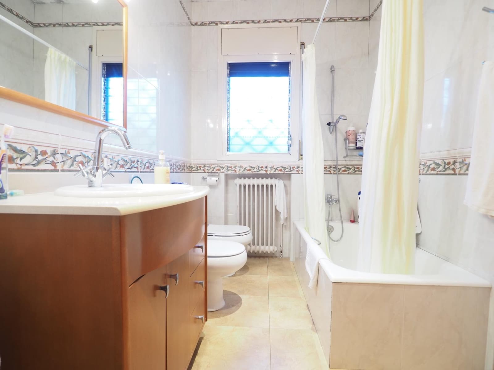 4 sovrum Villa till salu i Canovelles med garage - 435 000 € (Ref: 9894049)