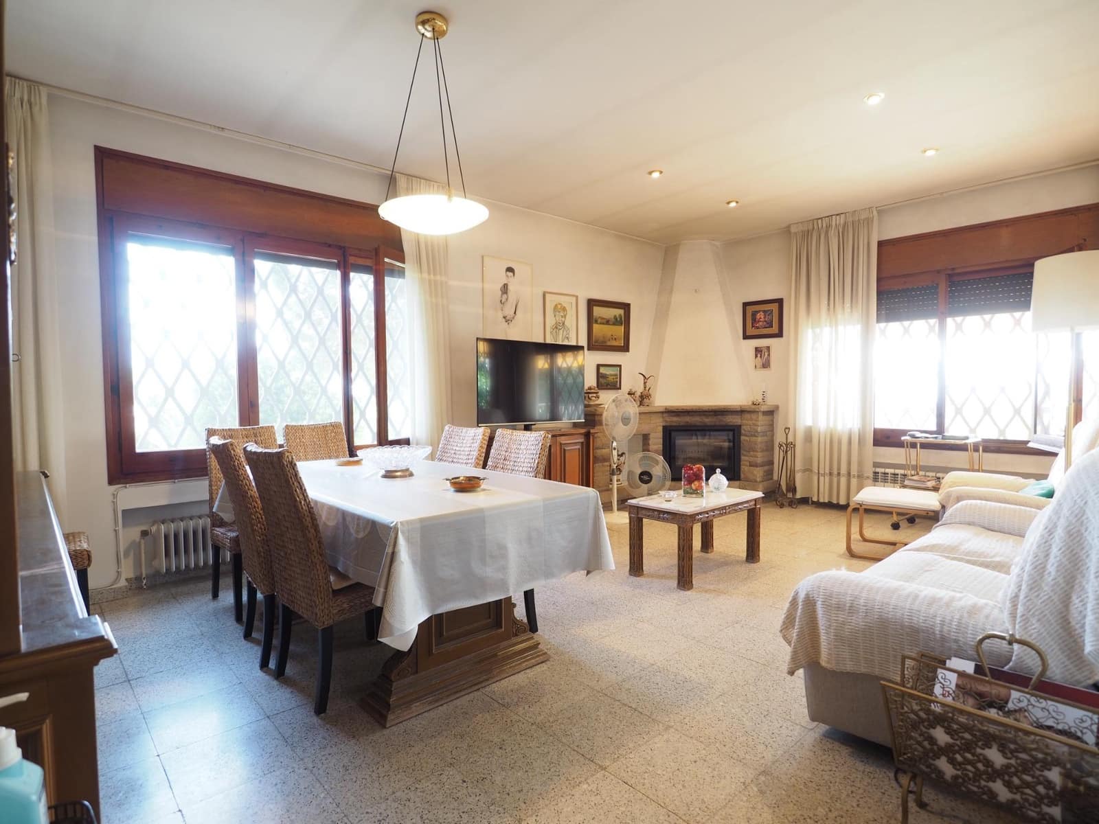 4 sovrum Villa till salu i Canovelles med garage - 435 000 € (Ref: 9894049)