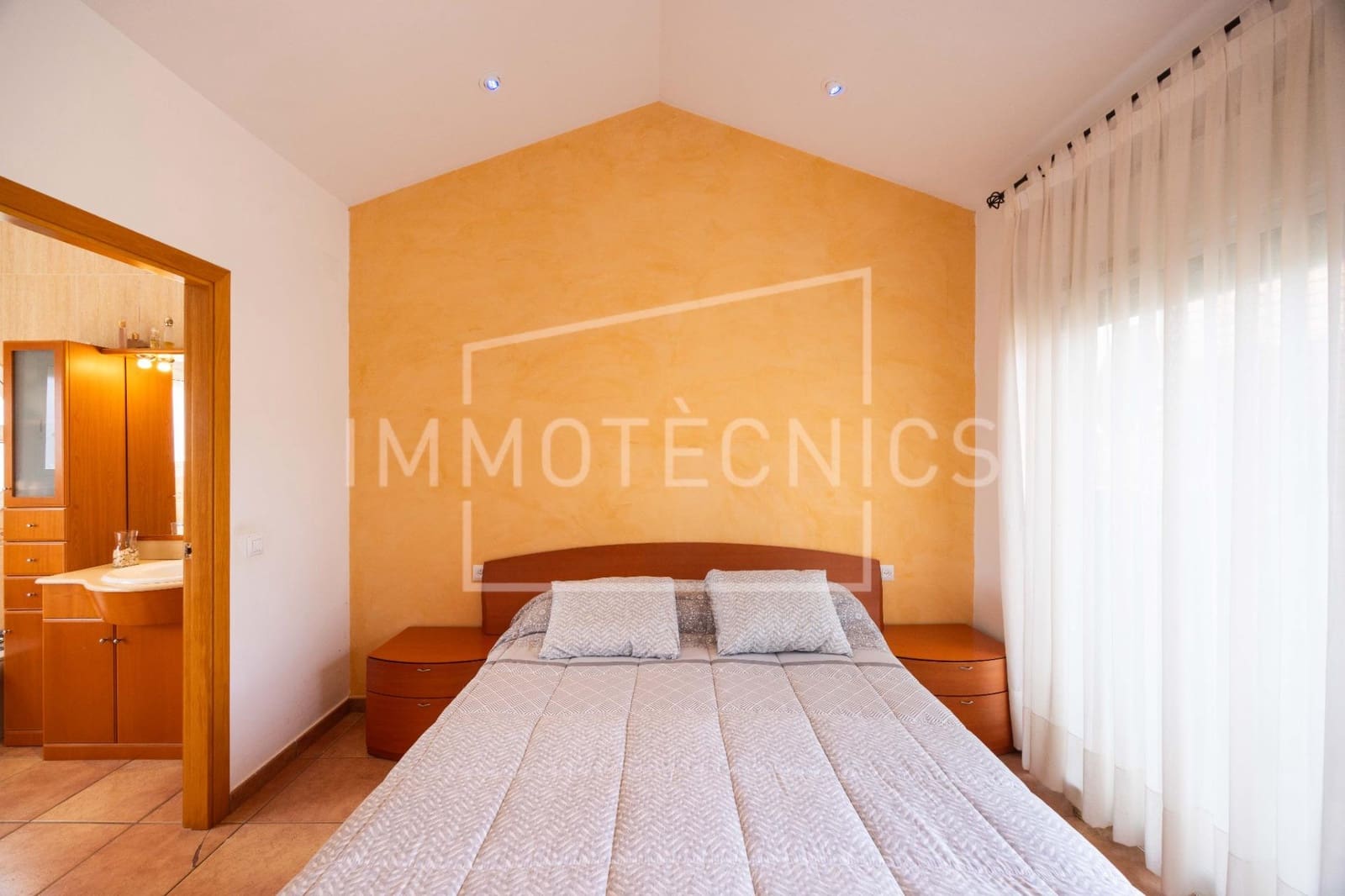 4 bedroom Villa for sale in Canoves i Samalus with pool garage - € 435,000 (Ref: 9898930)