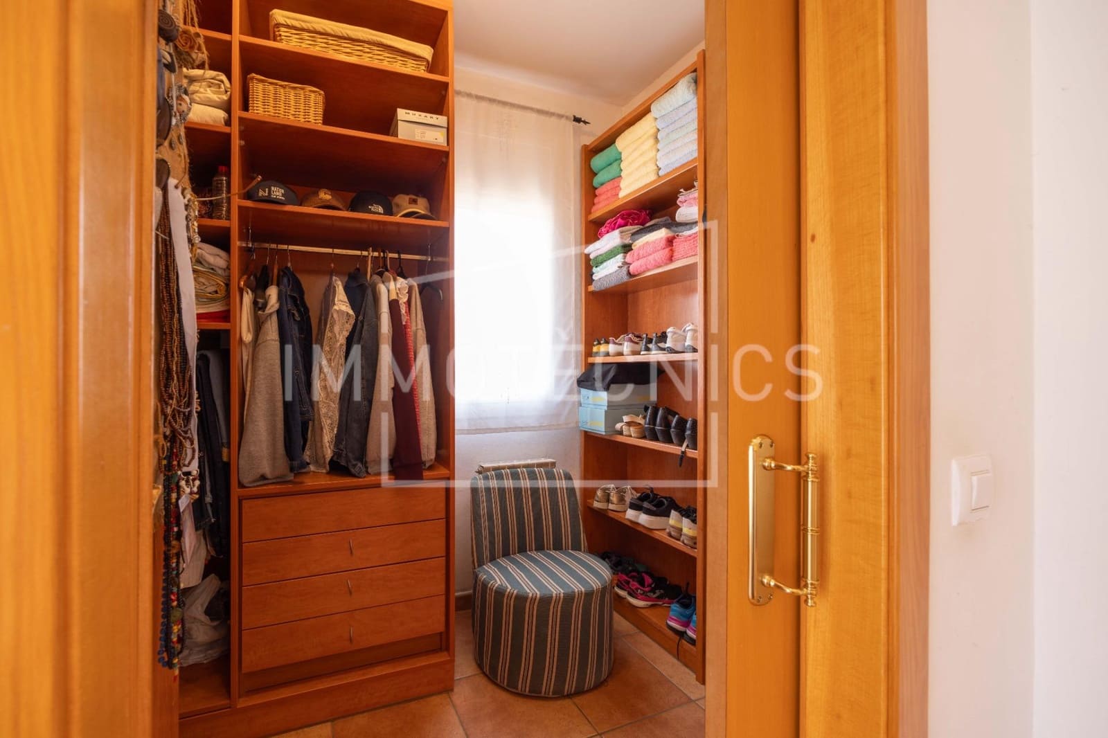 4 bedroom Villa for sale in Canoves i Samalus with pool garage - € 435,000 (Ref: 9898930)