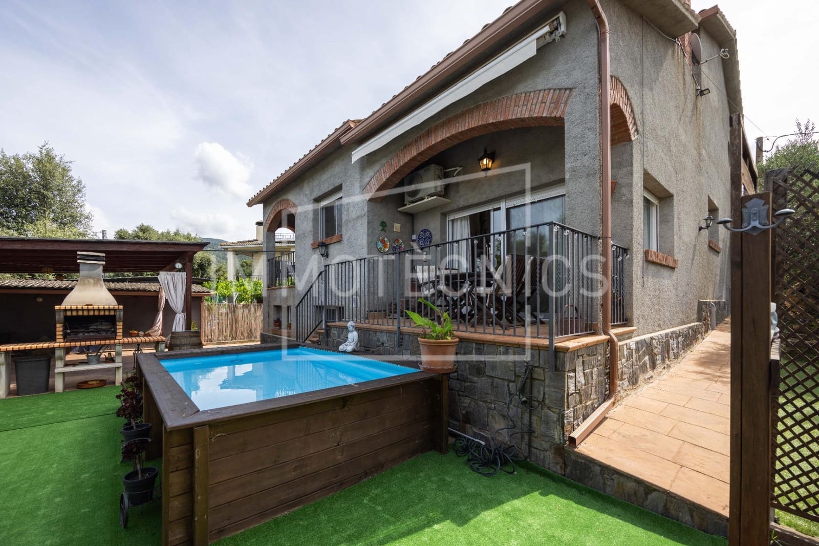 4 bedroom Villa for sale in Canoves i Samalus with pool garage - € 435,000 (Ref: 9898930)