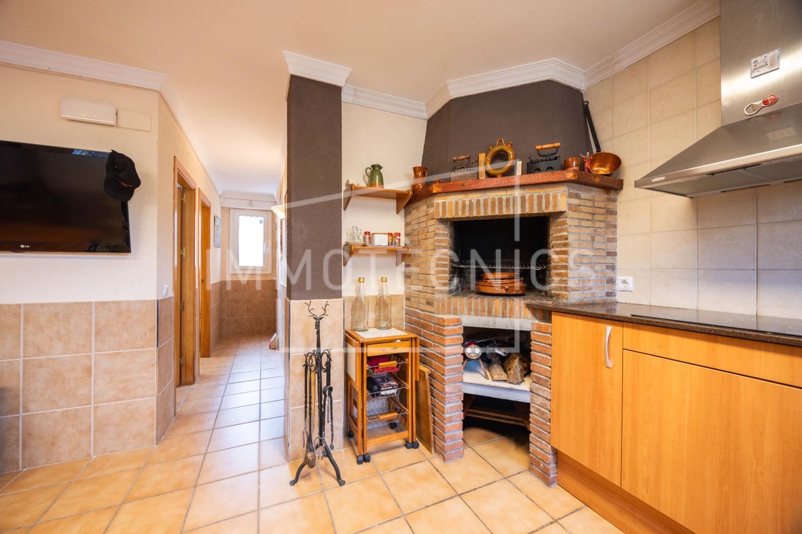 4 bedroom Villa for sale in Canoves i Samalus with pool garage - € 435,000 (Ref: 9898930)