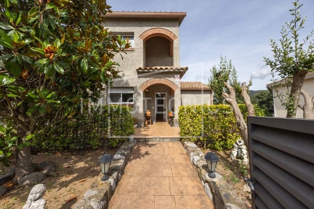 4 bedroom Villa for sale in Cànoves i Samalús with pool garage - € 435,000 (Ref: 9898930)