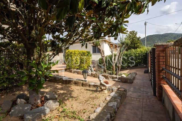 4 bedroom Villa for sale in Cànoves i Samalús with pool garage - € 435,000 (Ref: 9898930)