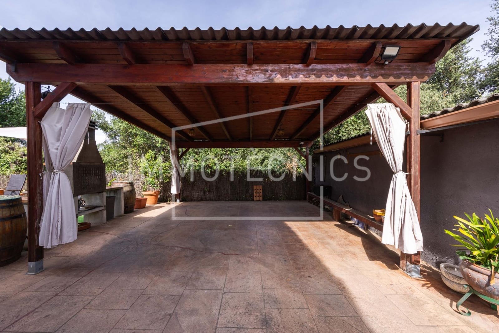 4 bedroom Villa for sale in Canoves i Samalus with pool garage - € 435,000 (Ref: 9898930)
