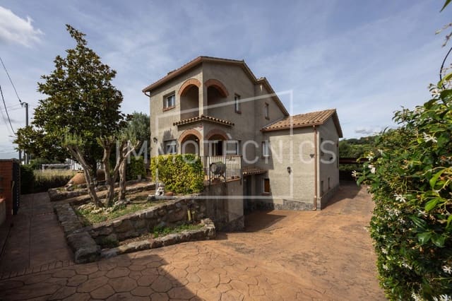 4 sovrum Villa till salu i Cànoves i Samalús med pool garage - 435 000 € (Ref: 9898930)