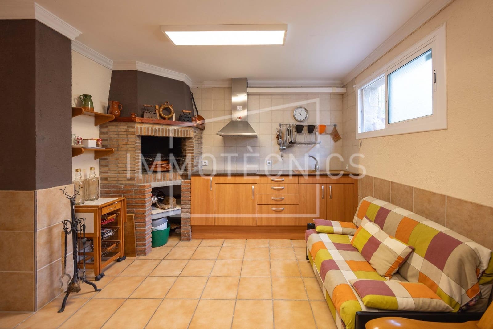 4 bedroom Villa for sale in Canoves i Samalus with pool garage - € 435,000 (Ref: 9898930)