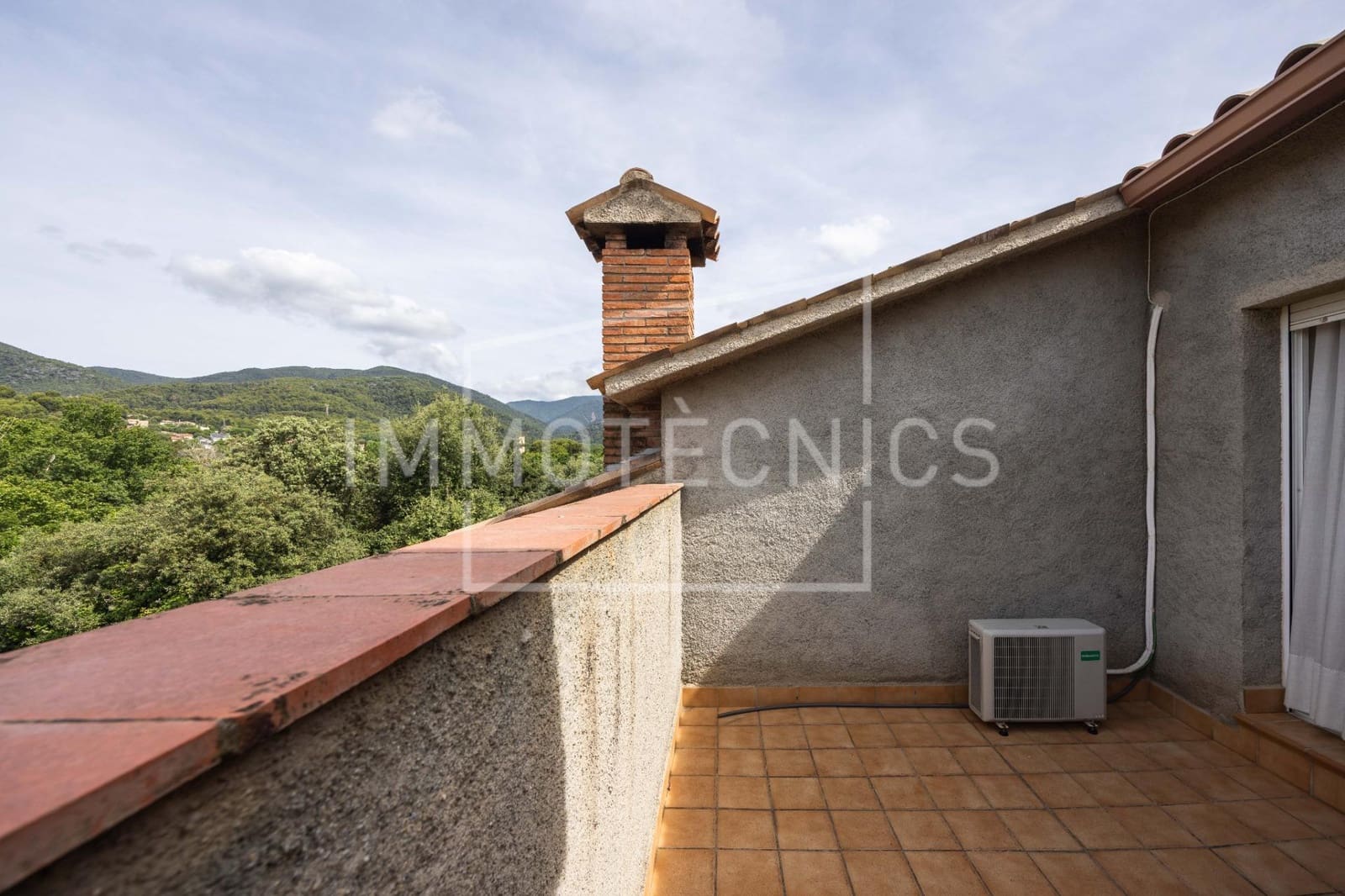 4 bedroom Villa for sale in Canoves i Samalus with pool garage - € 435,000 (Ref: 9898930)