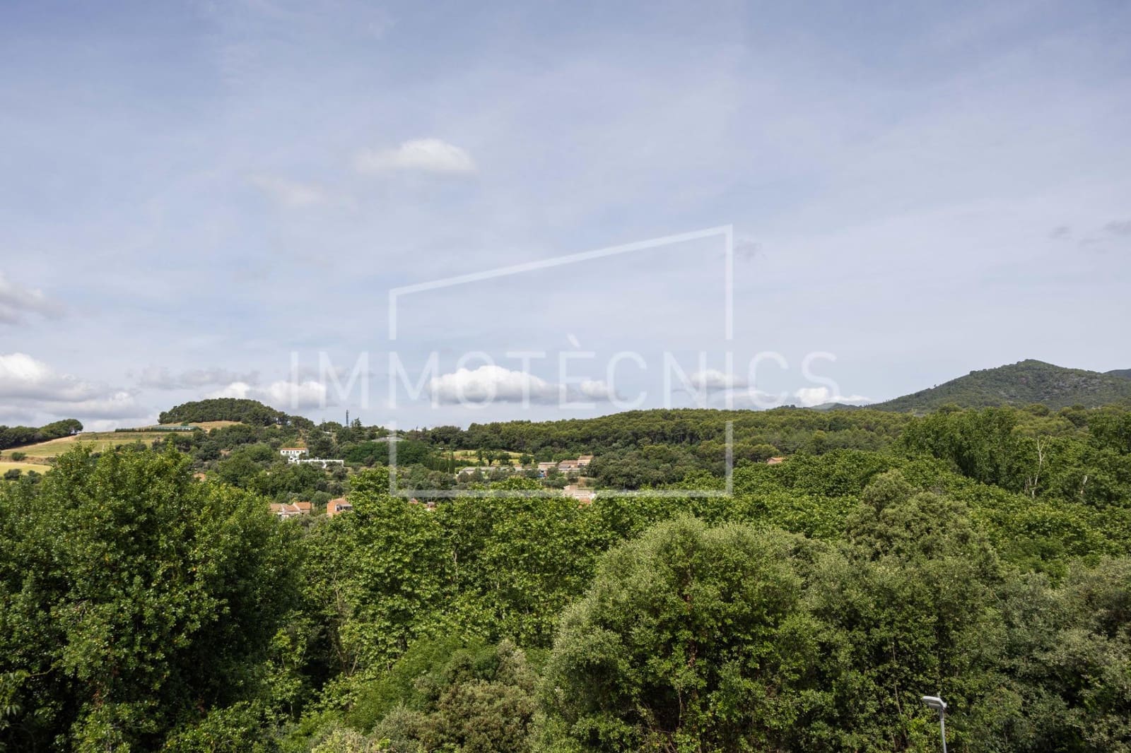 4 bedroom Villa for sale in Canoves i Samalus with pool garage - € 435,000 (Ref: 9898930)