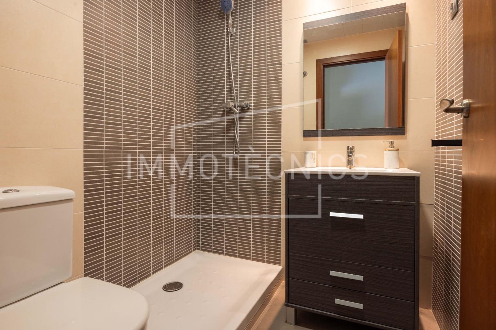 3 bedroom Apartment for sale in Terrassa with garage - € 278,000 (Ref: 9920560)