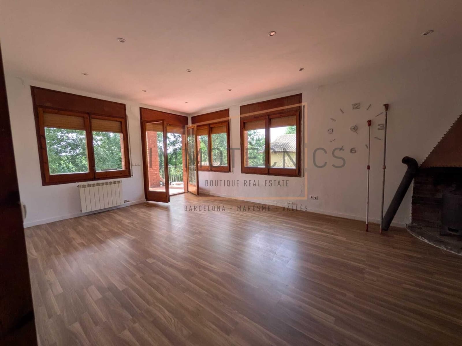 3 bedroom Finca/Country House for sale in Moia with garage - € 198,000 (Ref: 9920561)