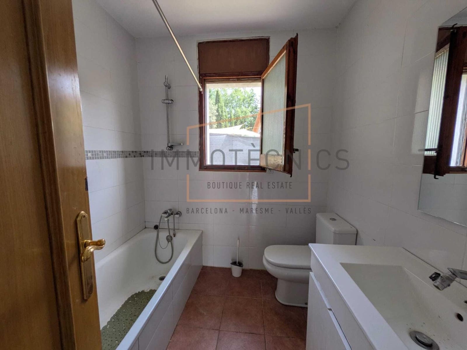 3 bedroom Finca/Country House for sale in Moia with garage - € 198,000 (Ref: 9920561)