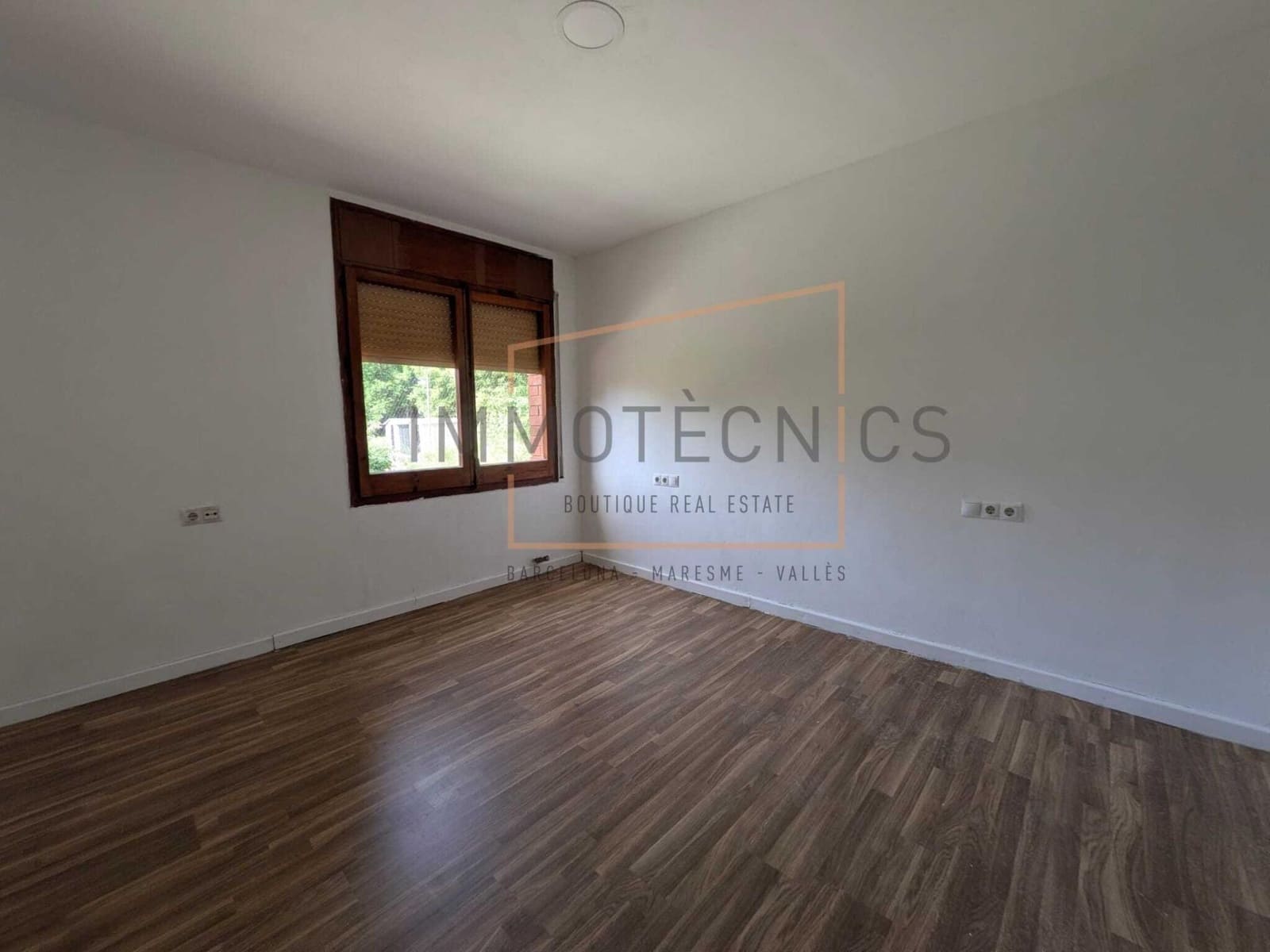 3 bedroom Finca/Country House for sale in Moia with garage - € 198,000 (Ref: 9920561)