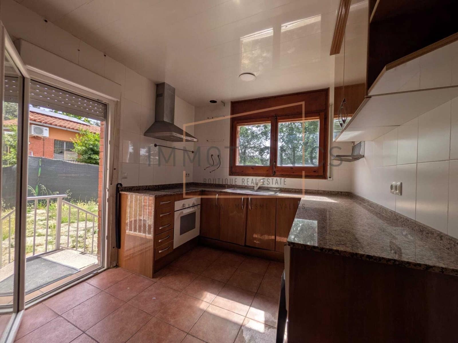 3 bedroom Finca/Country House for sale in Moia with garage - € 198,000 (Ref: 9920561)