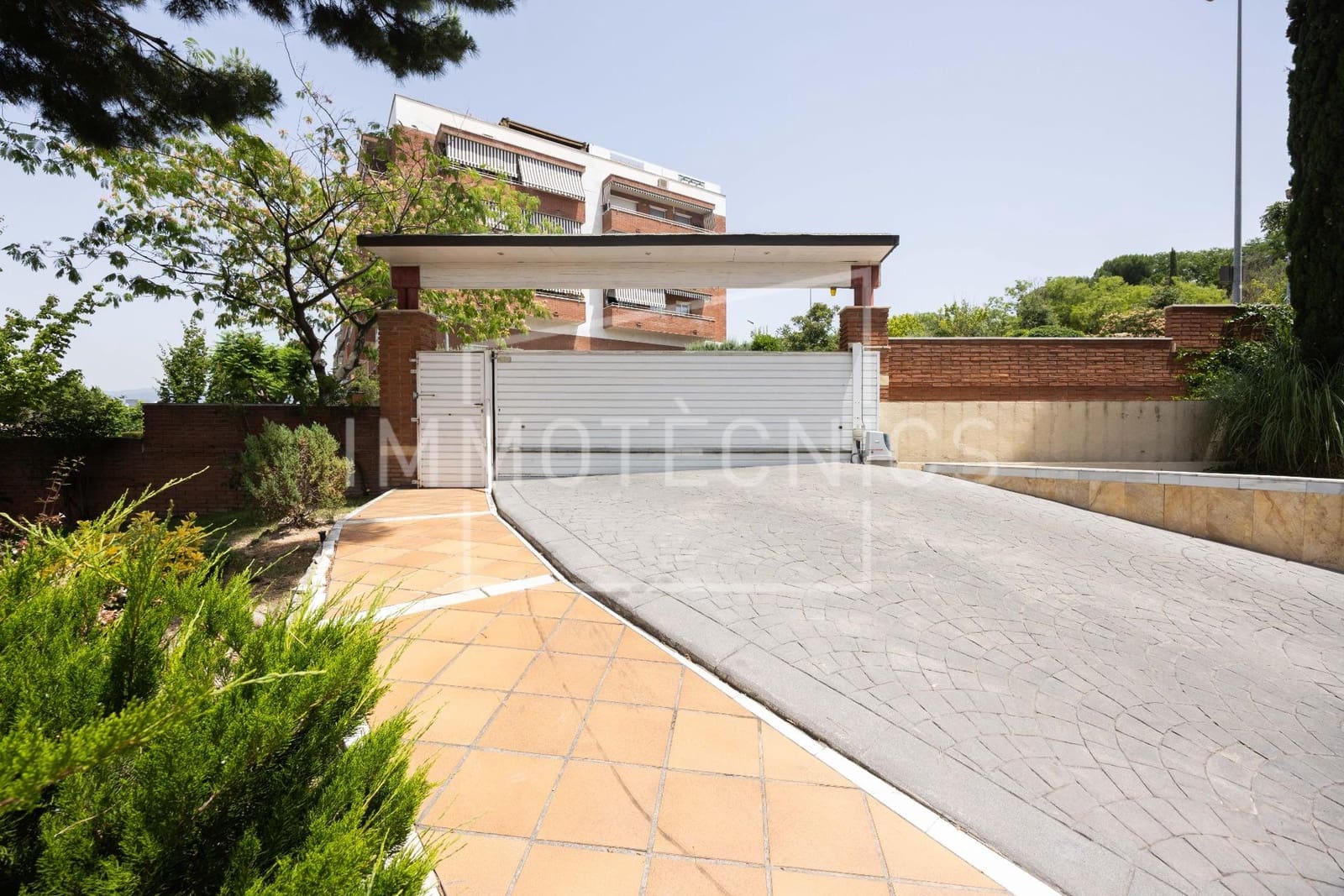 3 bedroom Penthouse for sale in Granollers with pool garage - € 619,000 (Ref: 9922441)