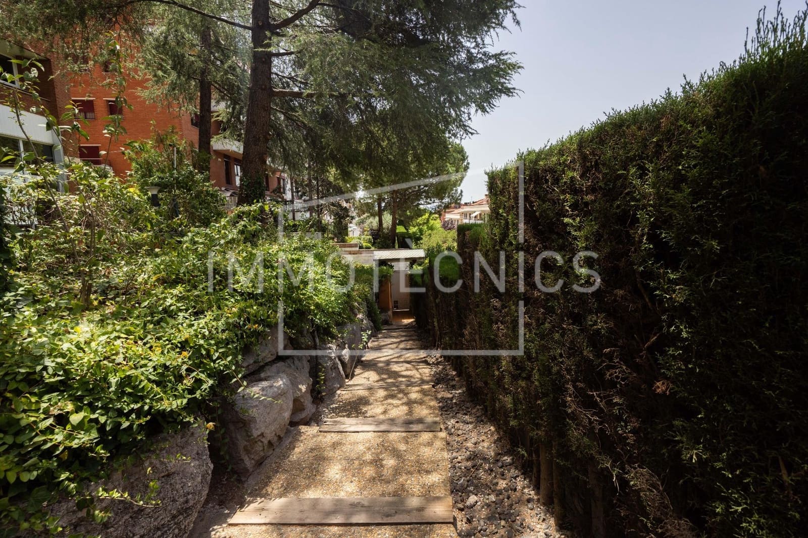 3 bedroom Penthouse for sale in Granollers with pool garage - € 619,000 (Ref: 9922441)