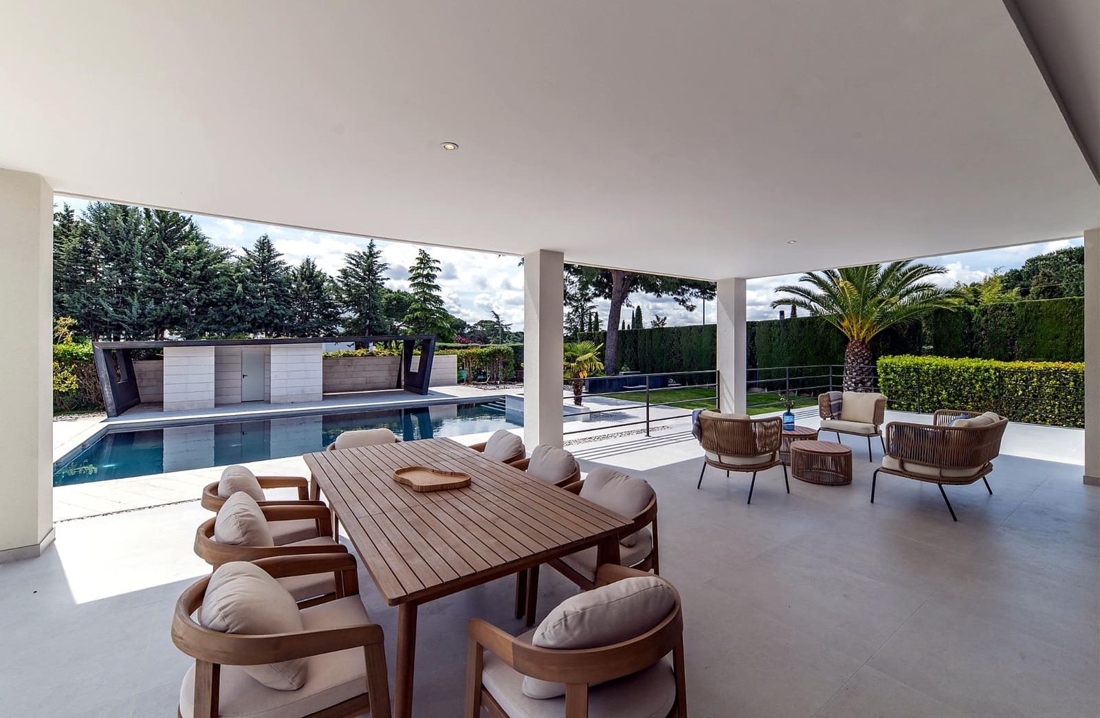 6 bedroom Villa for sale in Boadilla del Monte with pool garage - € 3,400,000 (Ref: 9942651)