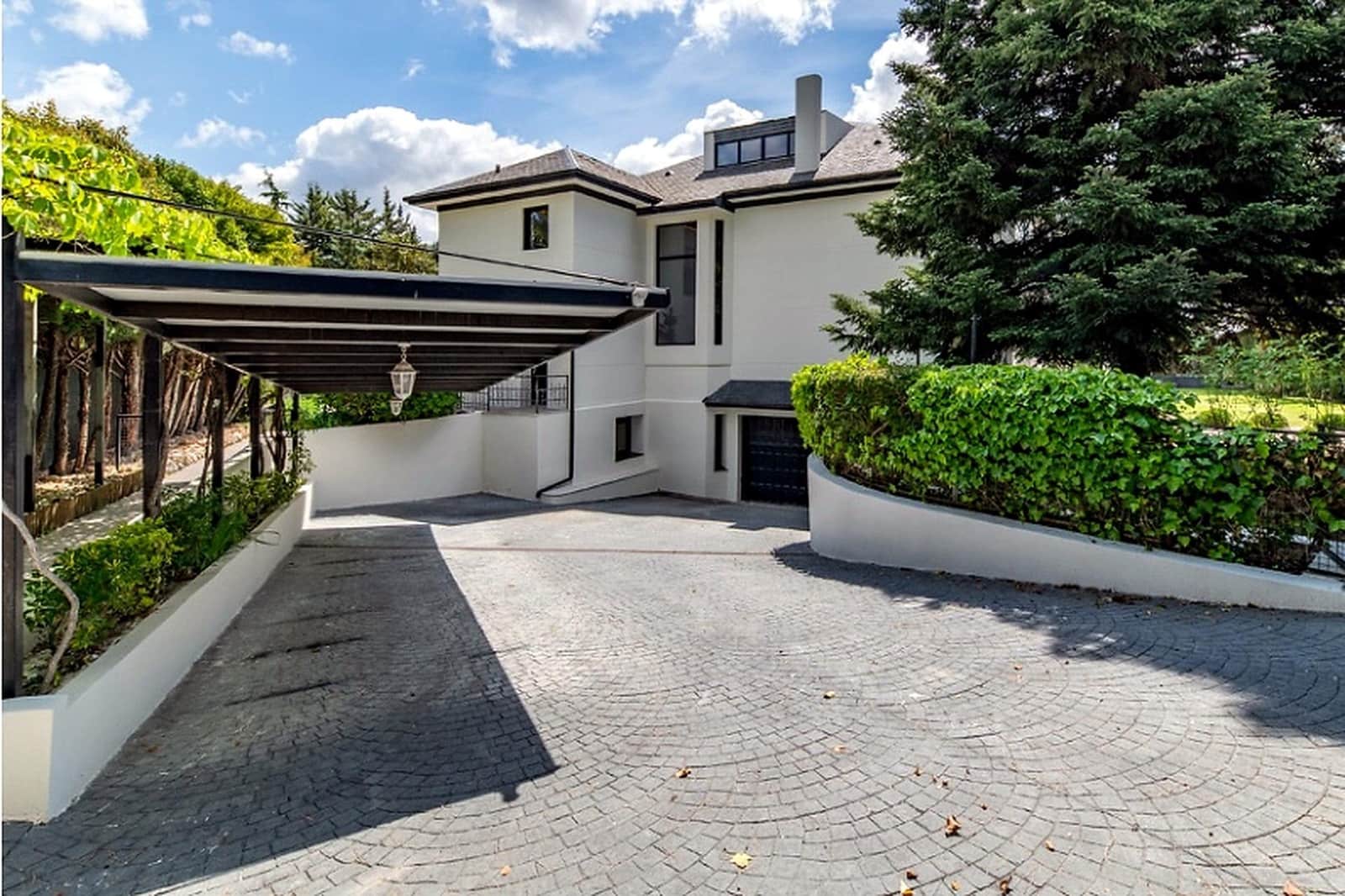6 bedroom Villa for sale in Boadilla del Monte with pool garage - € 3,400,000 (Ref: 9942651)