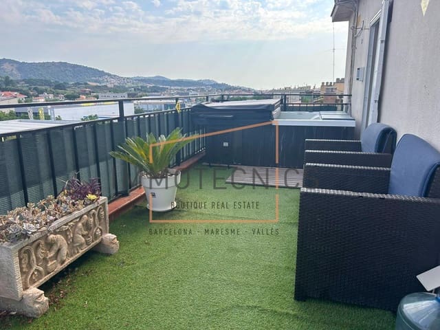 3 soverom Penthouse til salgs i Pineda de Mar med garasje - € 250 000 (Ref: 9954342)