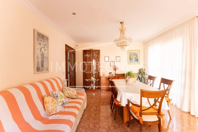 4 soveværelse Byhus til salg i Canet de Mar med garage - € 465.000 (Ref: 9966738)