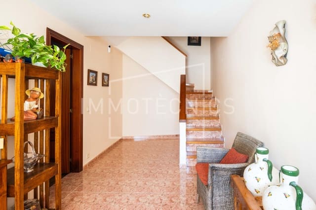 4 soveværelse Byhus til salg i Canet de Mar med garage - € 465.000 (Ref: 9966738)
