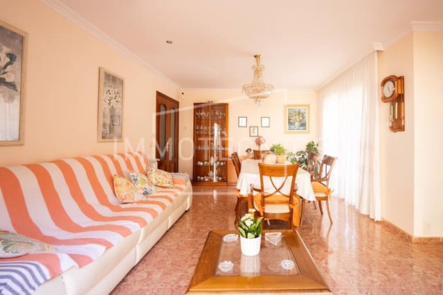 4 soveværelse Byhus til salg i Canet de Mar med garage - € 465.000 (Ref: 9966738)