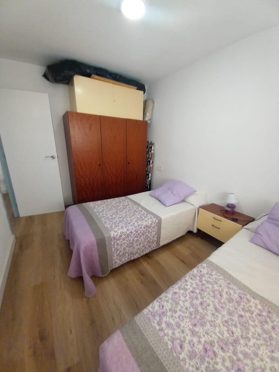 4 slaapkamer Appartement te huur in Guardamar del Segura - € 1.100 (Ref: 9437867)