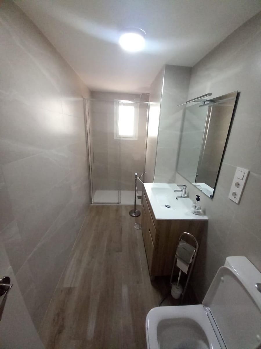 4 slaapkamer Appartement te huur in Guardamar del Segura - € 1.100 (Ref: 9437867)