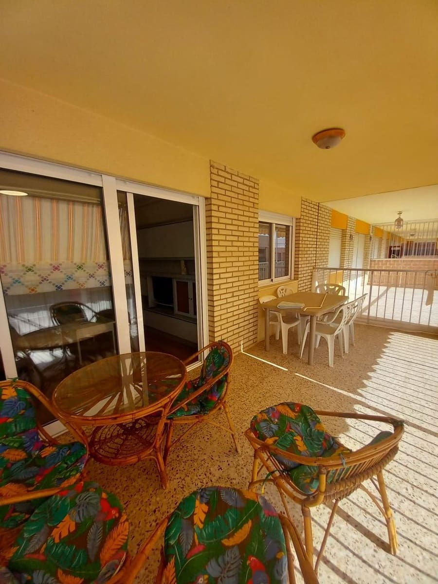 4 slaapkamer Appartement te huur in Guardamar del Segura - € 1.100 (Ref: 9437867)