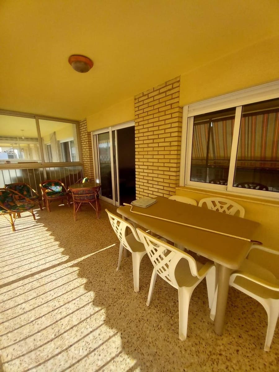 4 slaapkamer Appartement te huur in Guardamar del Segura - € 1.100 (Ref: 9437867)