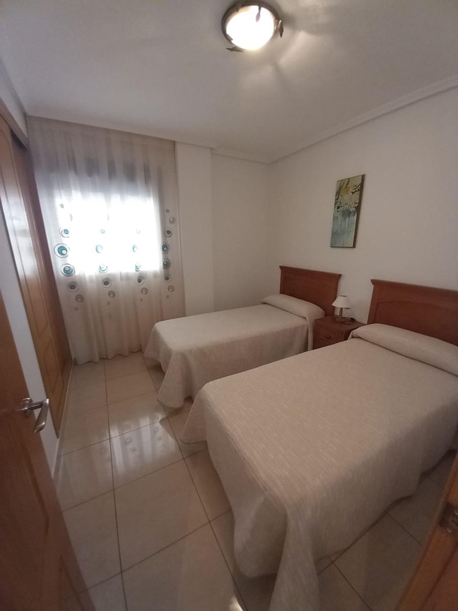 4 bedroom Flat for sale in Guardamar del Segura - € 279,000 (Ref: 9437892)