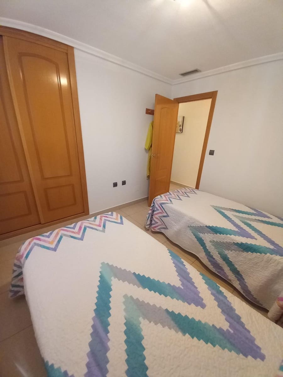 4 bedroom Flat for sale in Guardamar del Segura - € 279,000 (Ref: 9437892)