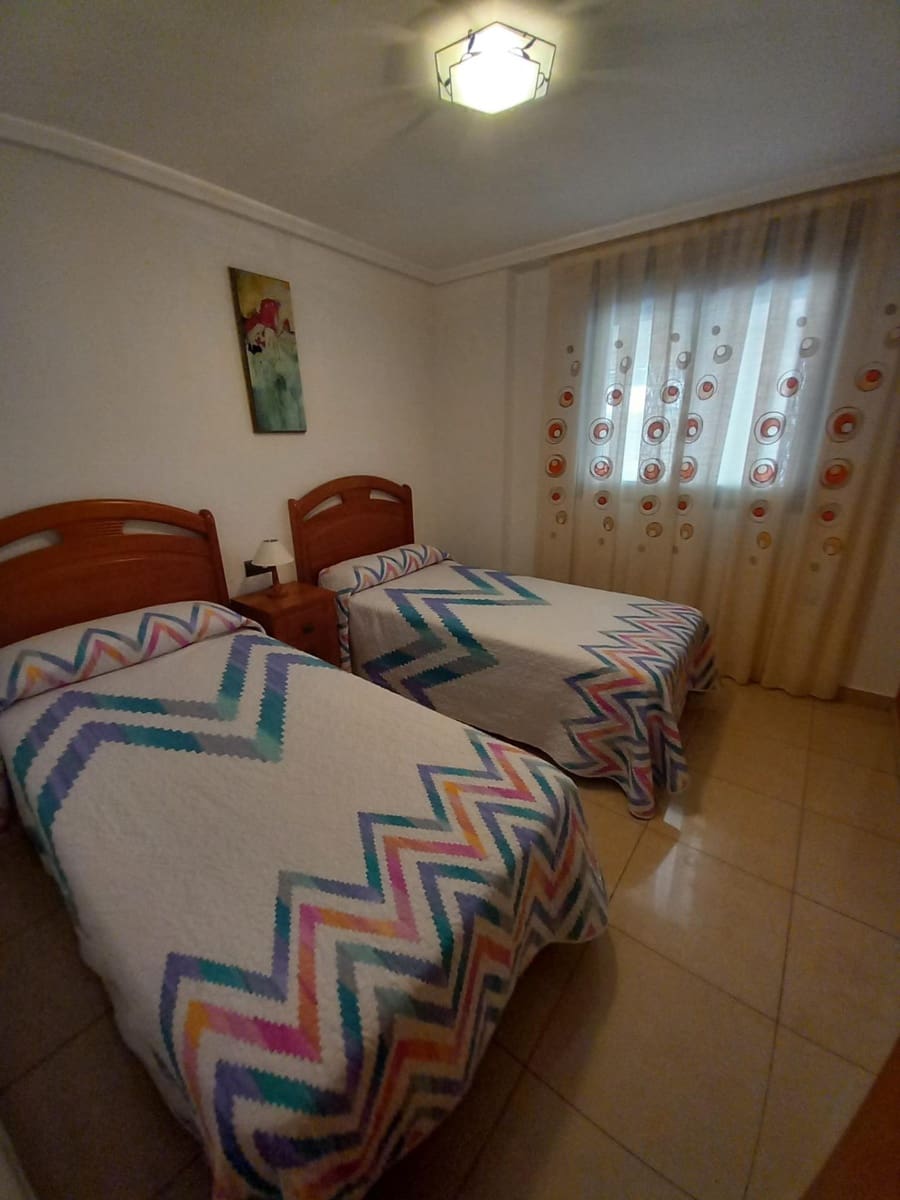 4 bedroom Flat for sale in Guardamar del Segura - € 279,000 (Ref: 9437892)