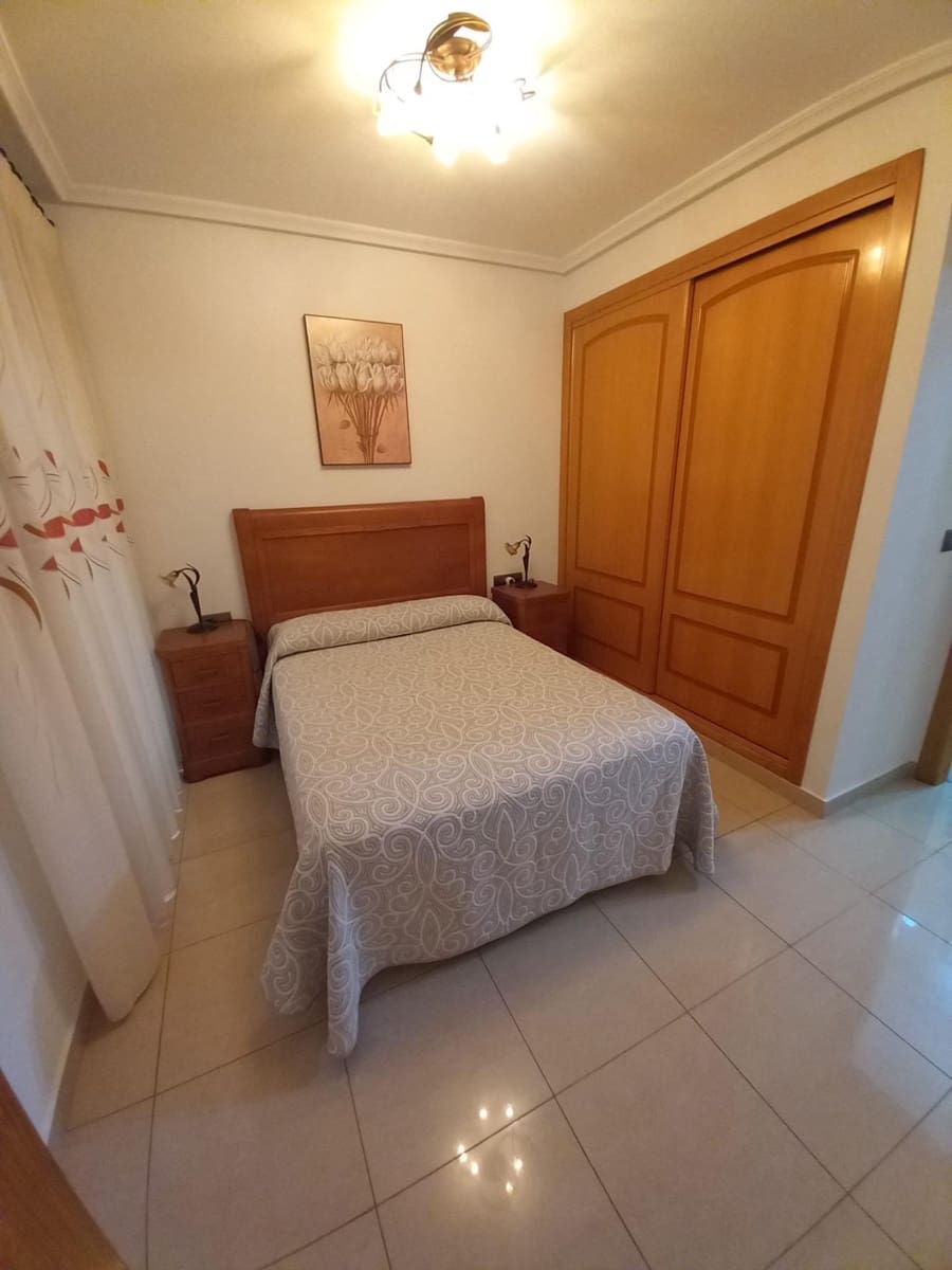 4 bedroom Flat for sale in Guardamar del Segura - € 279,000 (Ref: 9437892)