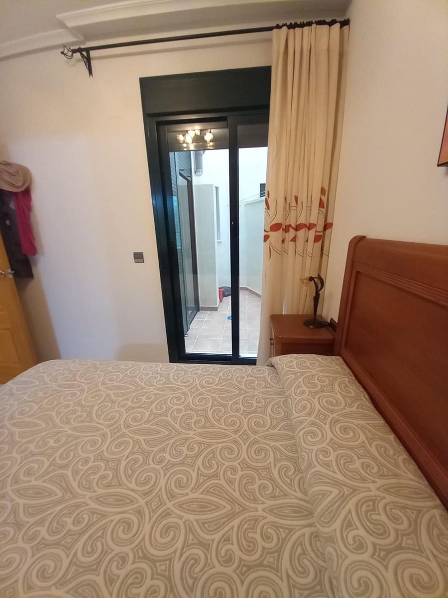 4 bedroom Flat for sale in Guardamar del Segura - € 279,000 (Ref: 9437892)