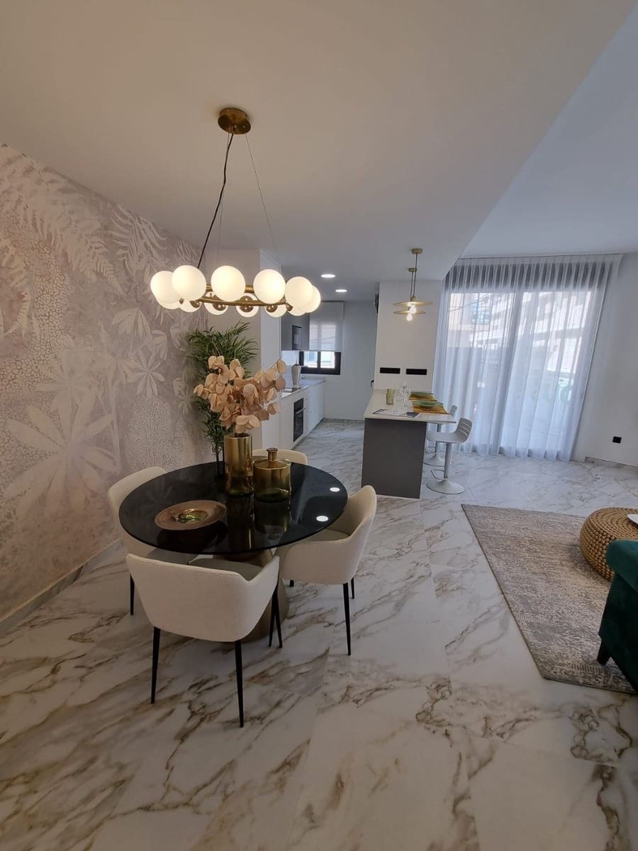 3 bedroom Flat for sale in Guardamar del Segura with garage - € 346,500 (Ref: 9437893)