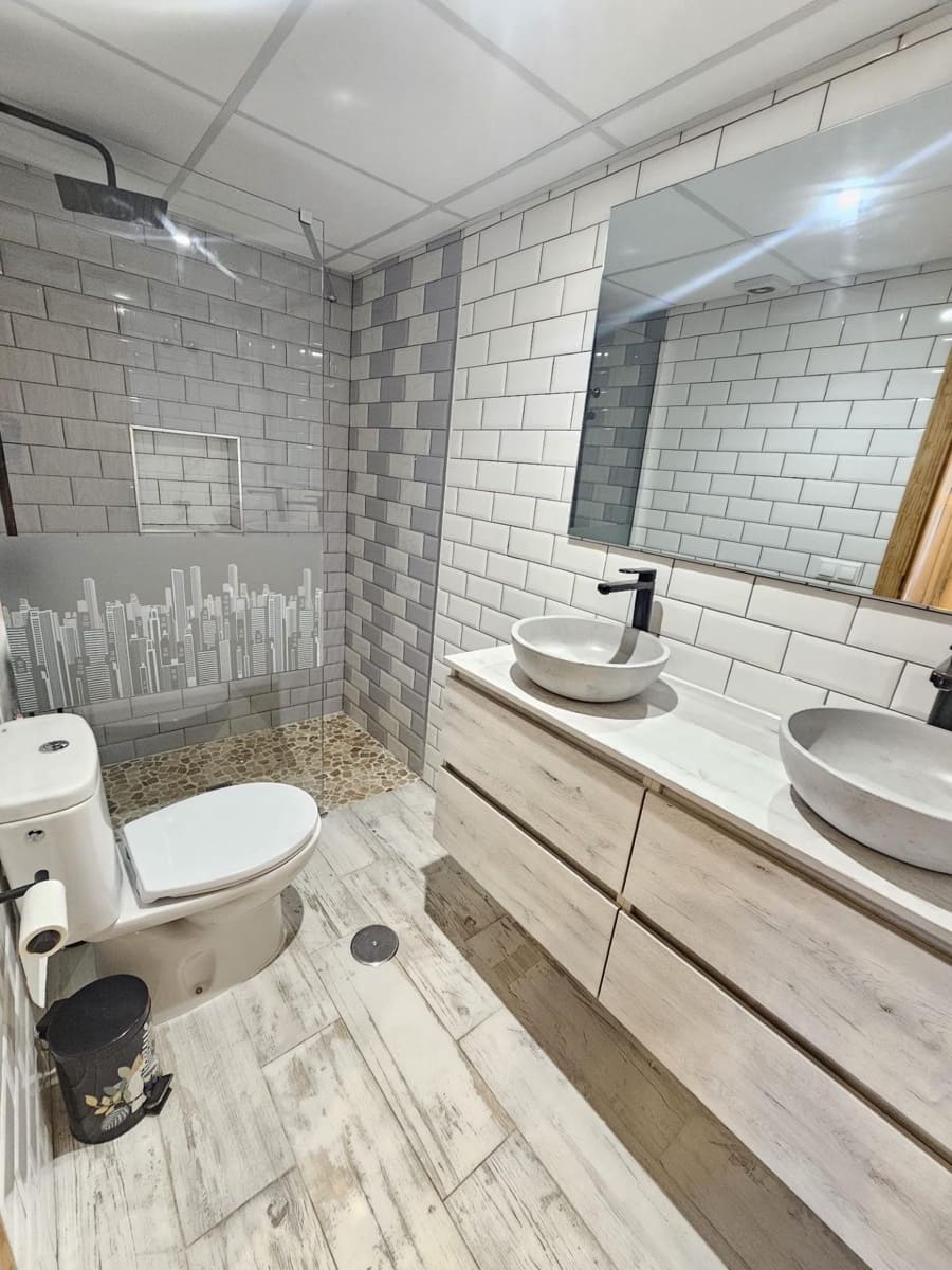 4 quarto Apartamento para venda em Guardamar del Segura com piscina garagem - 247 000 € (Ref: 9440624)