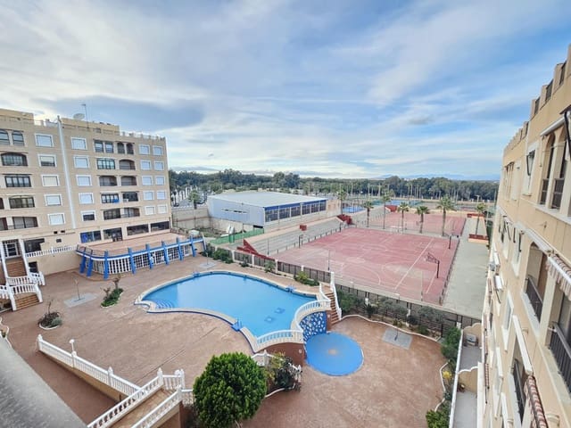 4 quarto Apartamento para venda em Guardamar del Segura com piscina garagem - 247 000 € (Ref: 9440624)