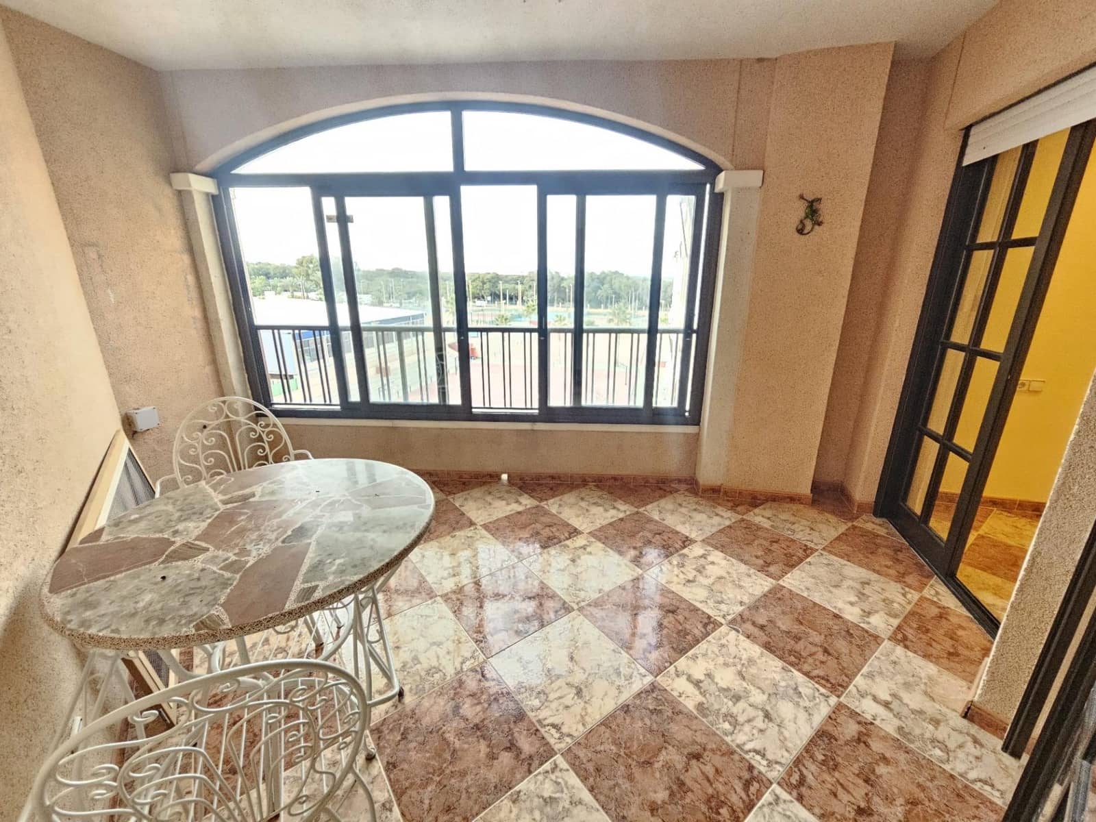4 quarto Apartamento para venda em Guardamar del Segura com piscina garagem - 247 000 € (Ref: 9440624)
