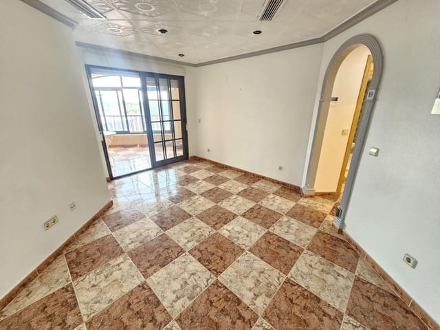 4 quarto Apartamento para venda em Guardamar del Segura com piscina garagem - 247 000 € (Ref: 9440624)