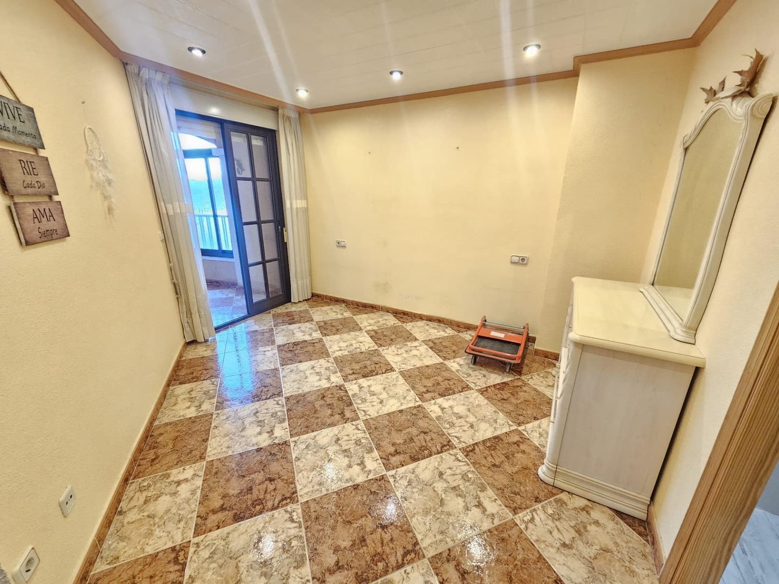 4 quarto Apartamento para venda em Guardamar del Segura com piscina garagem - 247 000 € (Ref: 9440624)