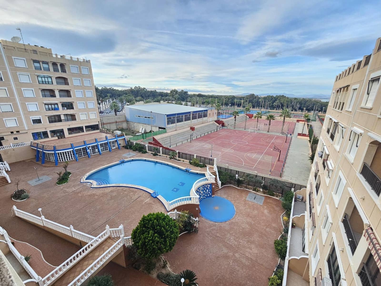 4 quarto Apartamento para venda em Guardamar del Segura com piscina garagem - 247 000 € (Ref: 9440624)