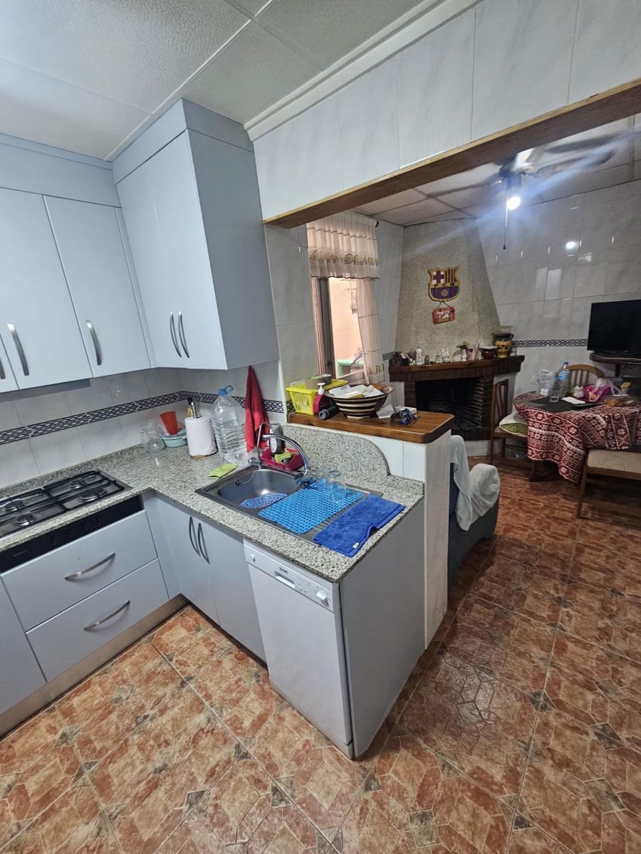 4 bedroom Flat for sale in Dolores - € 92,000 (Ref: 9446452)