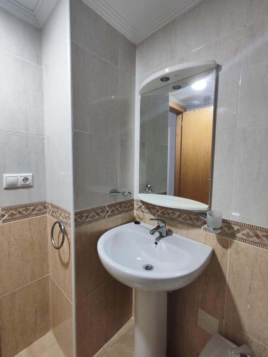 2 bedroom Flat for rent in Guardamar del Segura - € 850 (Ref: 9495370)