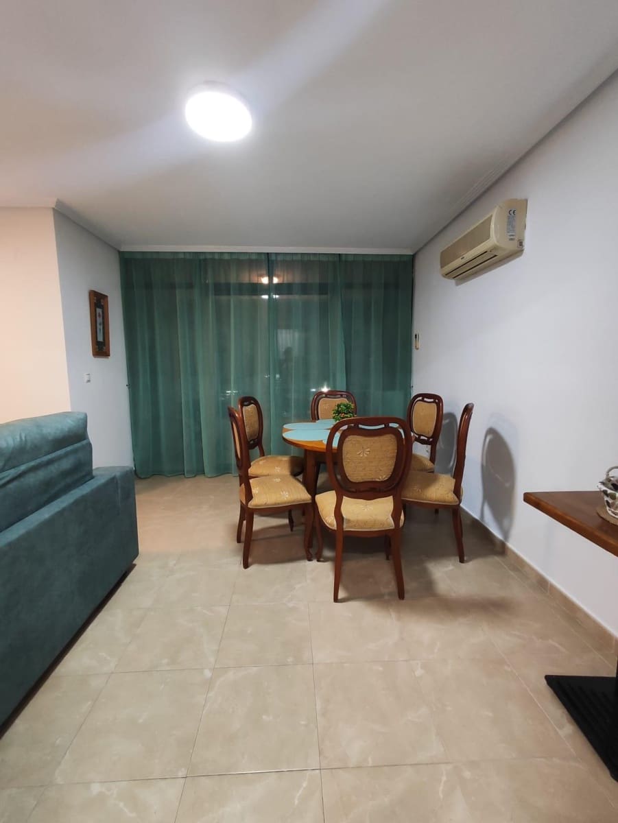 2 bedroom Flat for rent in Guardamar del Segura - € 850 (Ref: 9495370)